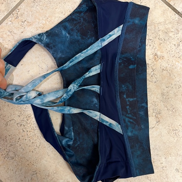 Lululemon sports bra - Picture 5 of 5